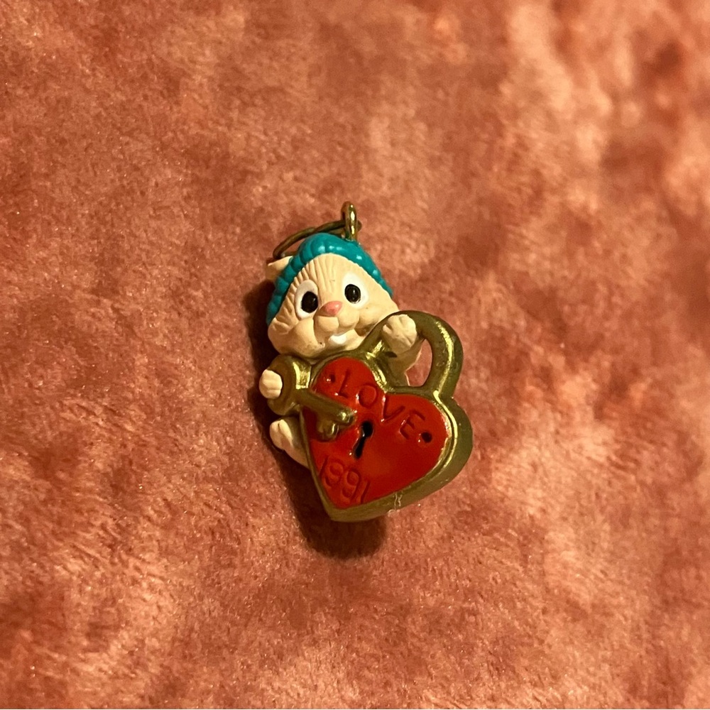 Hallmark Keepsake Miniature 1991 Key To Love Ornament